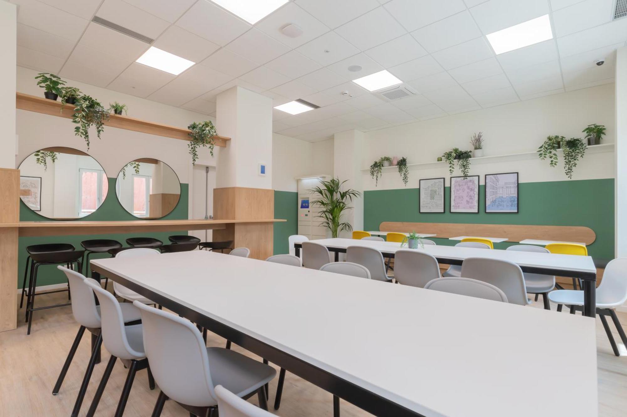 Well-Located Campus Rooms Near City Park ミラノ エクステリア 写真