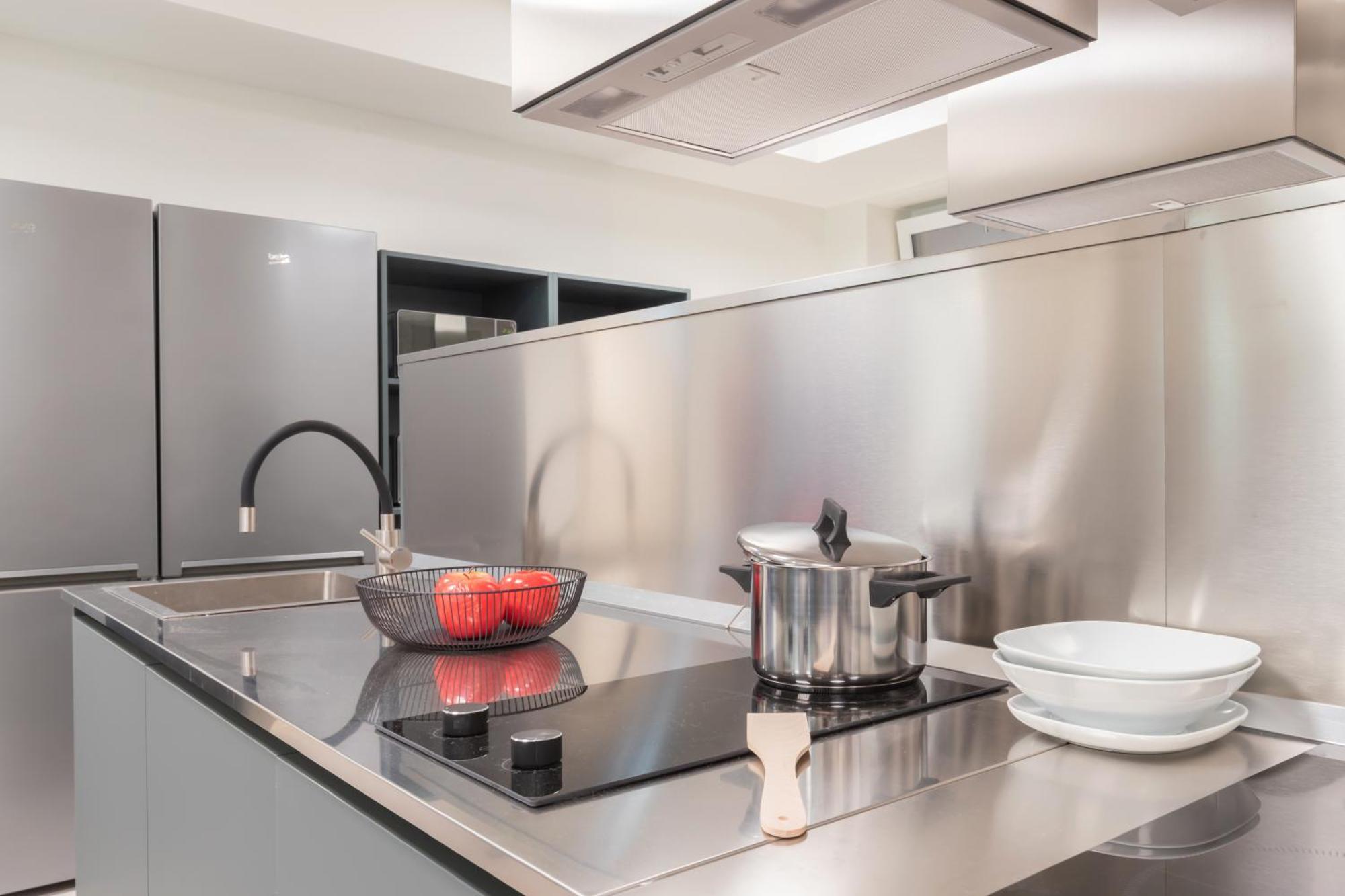 Well-Located Campus Rooms Near City Park ミラノ エクステリア 写真