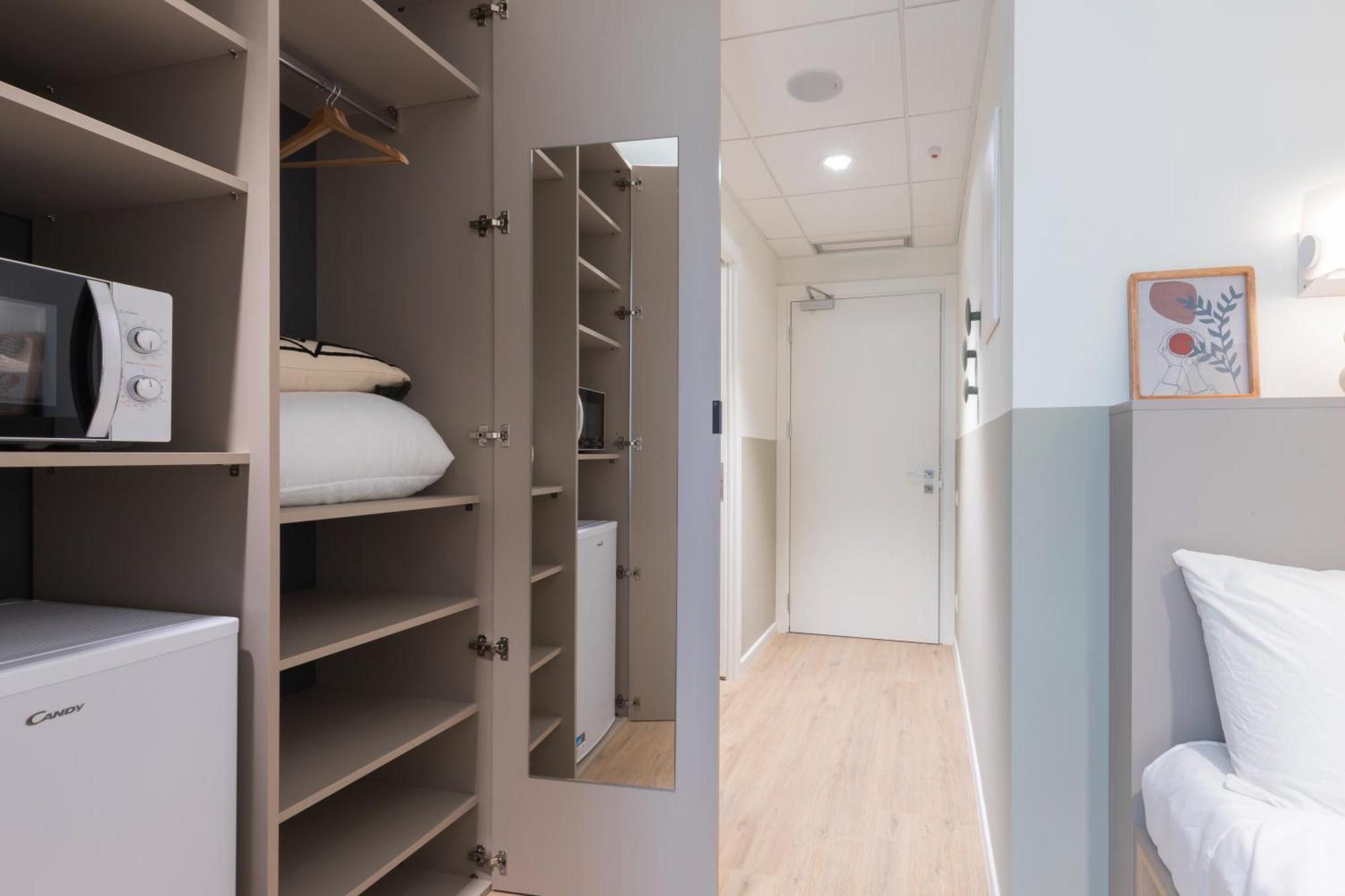 Well-Located Campus Rooms Near City Park ミラノ エクステリア 写真