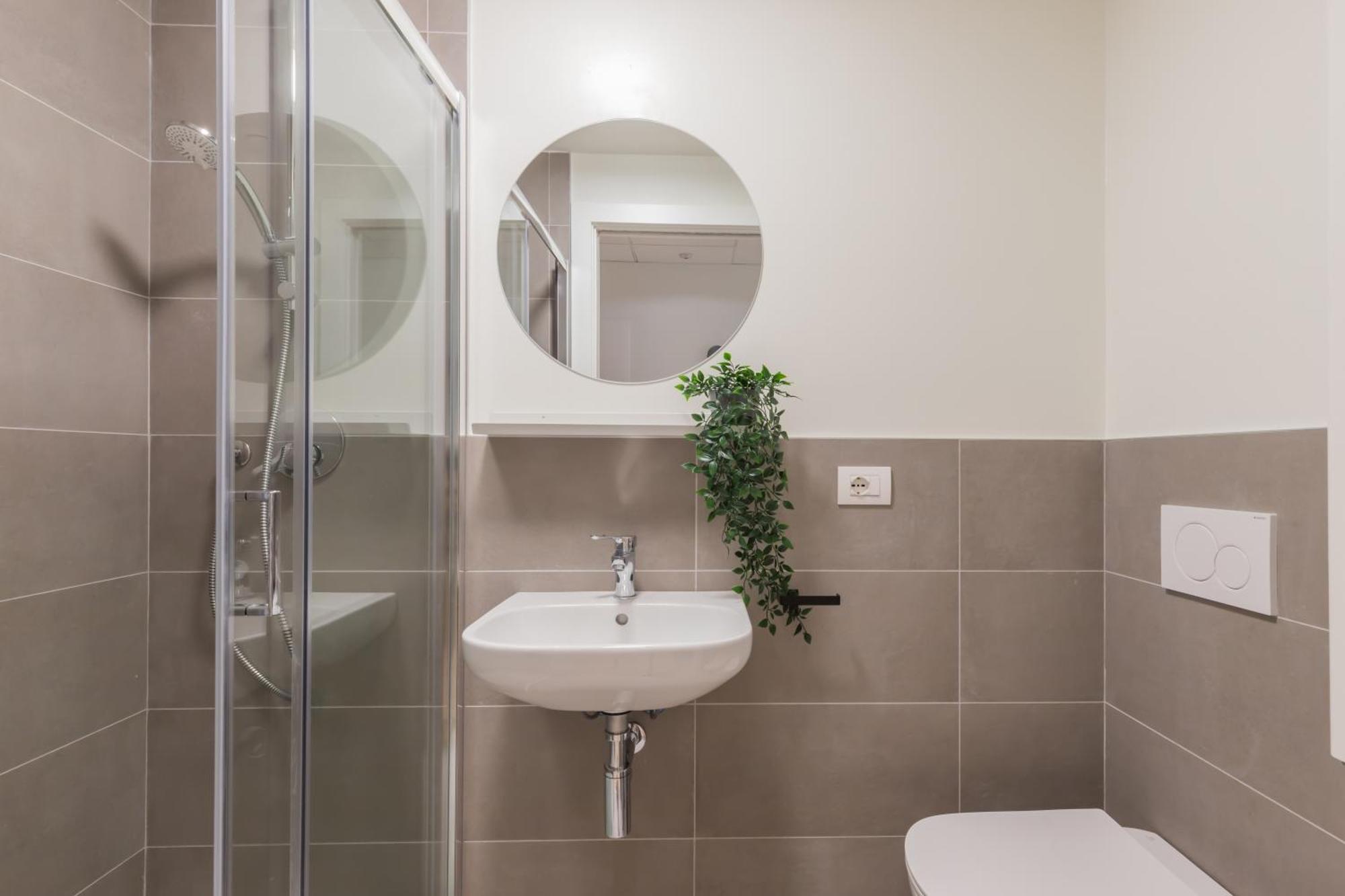 Well-Located Campus Rooms Near City Park ミラノ エクステリア 写真