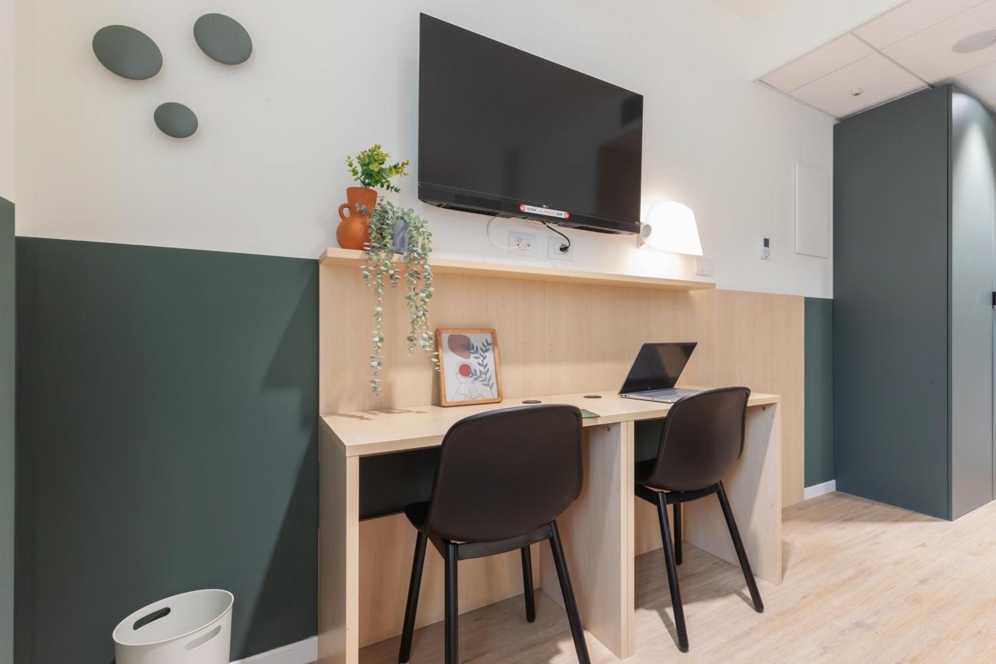 Well-Located Campus Rooms Near City Park ミラノ エクステリア 写真